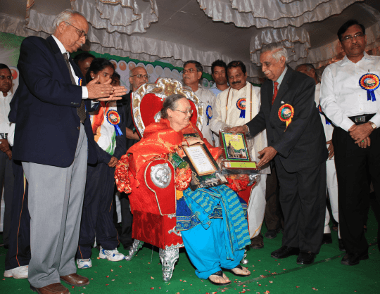 Anne Ferrer awarded with the Ananta Animuthyalu Award (2012)
