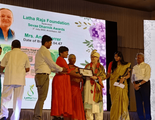 Anne Ferrer awarded with the National Seva Dharmik Award by Latha Raja Foundation (2022)